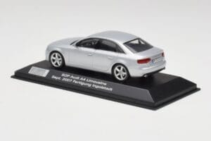 Audi A4 B8 3.2 Quattro Ice Silber Minichamps 1:43 5010704113 Druckguss — Bild 3 von 4