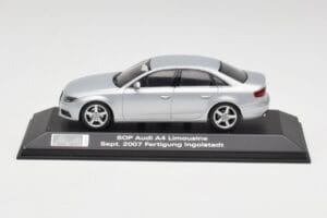 Audi A4 B8 3.2 Quattro Ice Silber Minichamps 1:43 5010704113 Druckguss