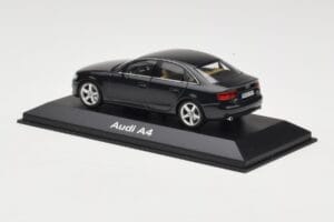 Audi A4 B8 3.2 Quattro Phantom Black Minichamps 1:43 5010704133 Druckguss — Bild 3 von 4