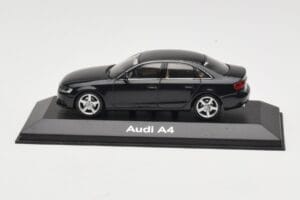 Audi A4 B8 3.2 Quattro Phantom Black Minichamps 1:43 5010704133 Druckguss