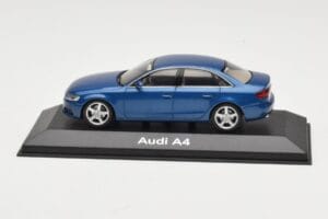 Audi A4 B8 3.2 Quattro Aruba Blue Minichamps 1:43 5010704123 Druckguss