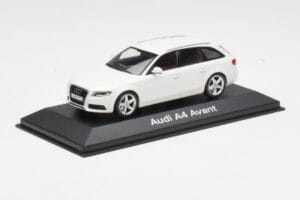 Audi A4 B8 Avant Ibis White Minichamps 1:43 5010804213 Druckguss — Bild 2 von 4