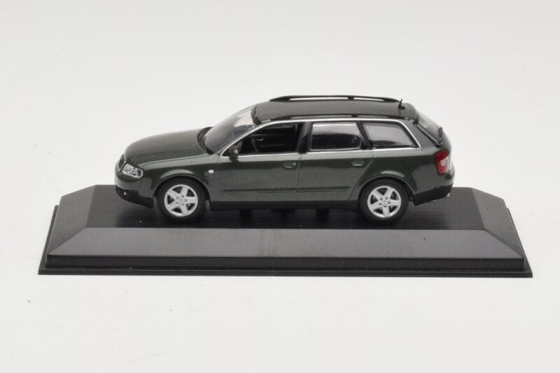 Audi A6 C5 Avant Dunkelgrau Minichamps 1:43 AUDI006 Druckguss