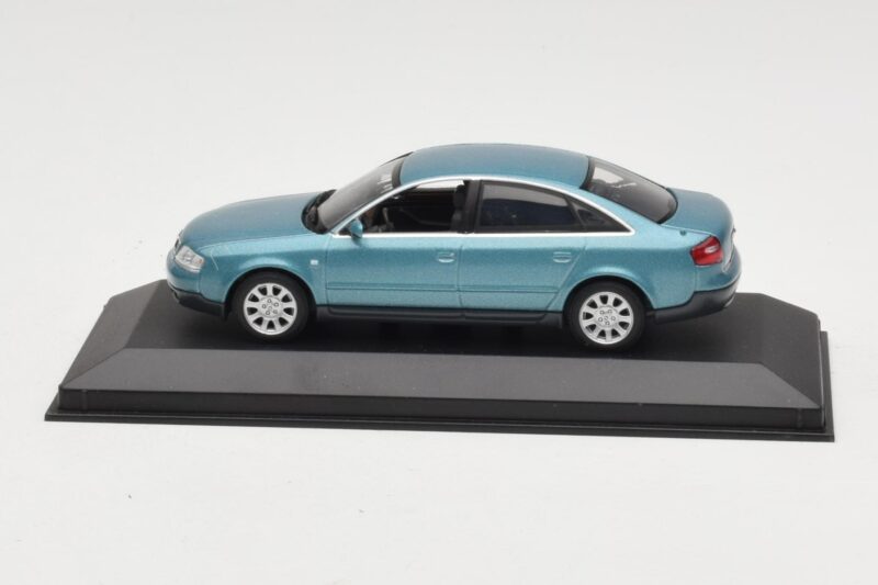 Audi A6 C5 Hellblau Minichamps 1:43 AUDI004 Druckguss