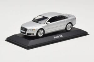 Audi A8 D3 Hell Silber Minichamps 1:43 5010508113 Druckguss — Bild 2 von 4