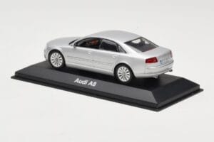 Audi A8 D3 Hell Silber Minichamps 1:43 5010508113 Druckguss — Bild 3 von 4