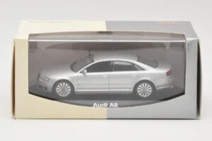 Audi A8 D3 Hell Silber Minichamps 1:43 5010508113 Druckguss — Bild 4 von 4