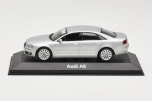 Audi A8 D3 Hell Silber Minichamps 1:43 5010508113 Druckguss