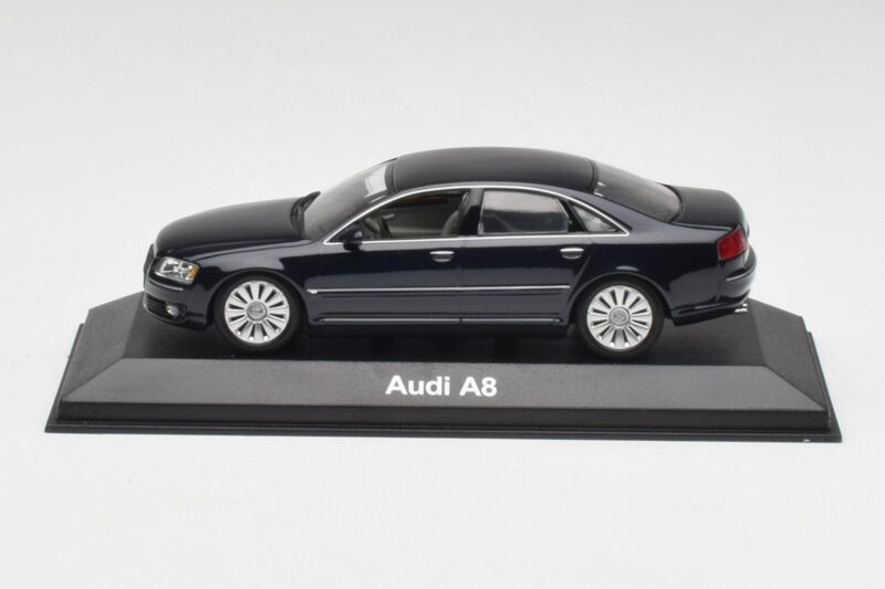 Audi A8 D3 Mauritius Blau Metallic Minichamps 1:43 Audi A8 D3 Mauritius Blau Metallic Minichamps 1:43 5010508123 Druckguss