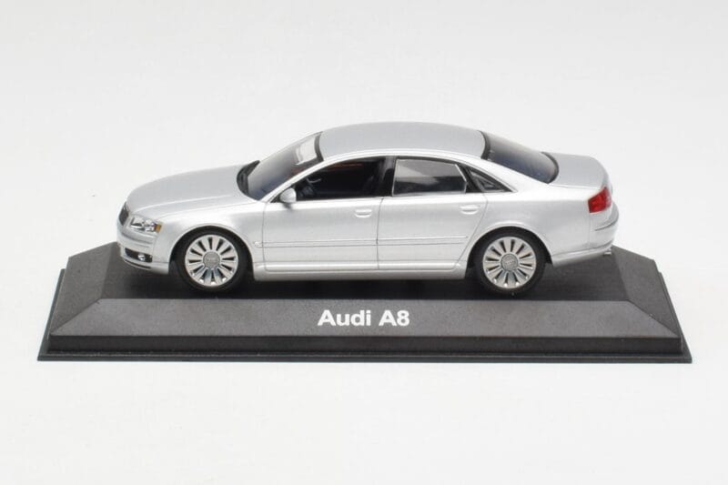Audi A8 D3 Silber Minichamps 1:43 20000001386001 Druckguss