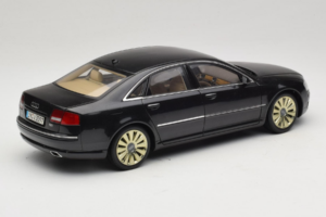 Audi A8 D3 W12 Schwarz Kyosho 1:18 5010508135 Druckguss — Bild 3 von 8