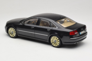 Audi A8 D3 W12 Schwarz Kyosho 1:18 5010508135 Druckguss — Bild 7 von 8