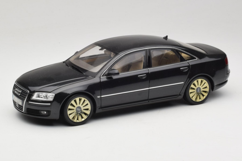 Audi A8 D3 W12 Schwarz Kyosho 1:18 5010508135 Druckguss