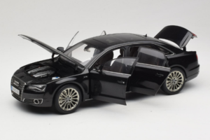 Audi A8L D3 W12 Phantom Black Kyosho 1:18 5011008125 Druckguss — Bild 2 von 8