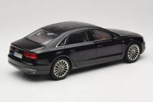 Audi A8L D3 W12 Phantom Black Kyosho 1:18 5011008125 Druckguss — Bild 3 von 8