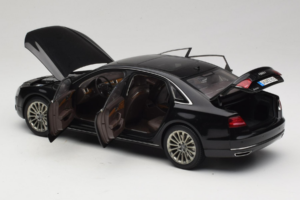 Audi A8L D3 W12 Phantom Black Kyosho 1:18 5011008125 Druckguss — Bild 5 von 8