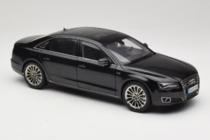 Audi A8L D3 W12 Phantom Black Kyosho 1:18 5011008125 Druckguss — Bild 6 von 8