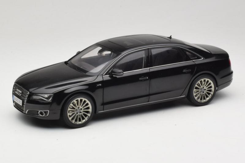 Audi A8L D3 W12 Phantom Black Kyosho 1:18 5011008125 Druckguss
