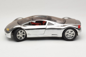 Audi Avus Quattro Chrome Silver Revell 1:18 08913-C1 Druckguss — Bild 4 von 8