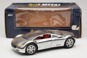 Audi Avus Quattro Chrome Silver Revell 1:18 08913-C1 Druckguss — Bild 8 von 8