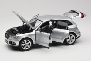Audi Q5 8R Ice Silver Kyosho 1:18 09242IS Druckguss — Bild 2 von 8