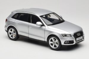 Audi Q5 8R Ice Silver Kyosho 1:18 09242IS Druckguss — Bild 6 von 8