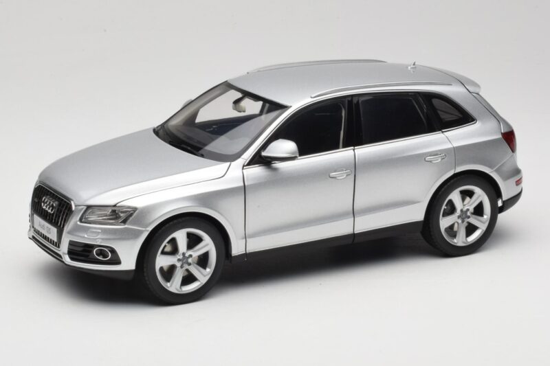 Audi Q5 8R Ice Silver Kyosho 1:18 09242IS Druckguss