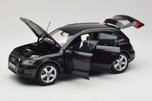 Audi Q5 8R Lava Grey Kyosho 1:18 09242LG Druckguss — Bild 2 von 8