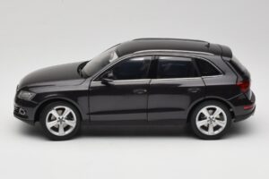 Audi Q5 8R Lava Grey Kyosho 1:18 09242LG Druckguss — Bild 4 von 8