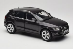 Audi Q5 8R Lava Grey Kyosho 1:18 09242LG Druckguss — Bild 6 von 8