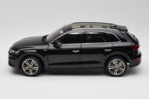 Audi Q5L FY Schwarz Paudi Model 1:18 26732 Druckguss — Bild 4 von 8