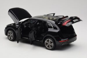 Audi Q5L FY Schwarz Paudi Model 1:18 26732 Druckguss — Bild 5 von 8