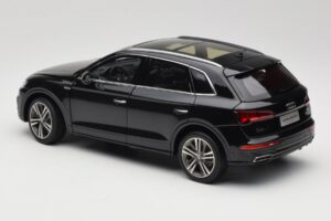 Audi Q5L FY Schwarz Paudi Model 1:18 26732 Druckguss — Bild 7 von 8