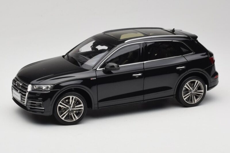 Audi Q5L FY Schwarz Paudi Model 1:18 26732 Druckguss