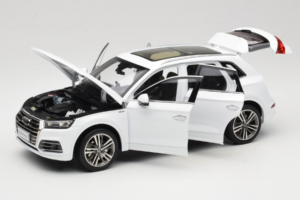 Audi Q5L FY Weiß Paudi Model 1:18 30694 Druckguss — Bild 2 von 8