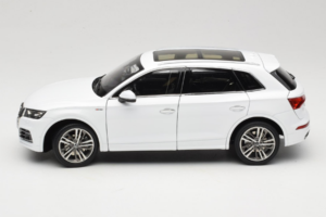 Audi Q5L FY Weiß Paudi Model 1:18 30694 Druckguss — Bild 4 von 8