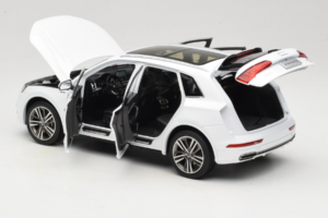 Audi Q5L FY Weiß Paudi Model 1:18 30694 Druckguss — Bild 5 von 8