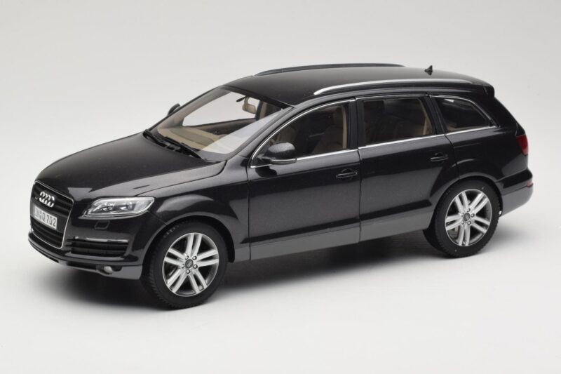 Audi Q7 4L Lava Grey Minichamps 1:18 5010507625 Druckguss