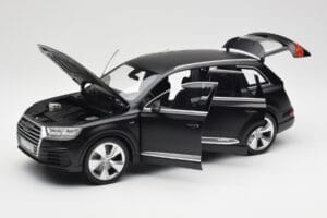 Audi Q7 4M Matt Schwarz Minichamps 1:18 110014001 Druckguss — Bild 2 von 8