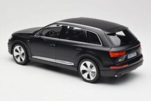Audi Q7 4M Matt Schwarz Minichamps 1:18 110014001 Druckguss — Bild 7 von 8