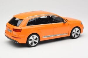 Audi Q7 4M Orange Metallic Minichamps 1:18 110014004 Druckguss — Bild 3 von 8