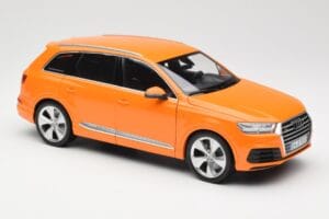 Audi Q7 4M Orange Metallic Minichamps 1:18 110014004 Druckguss — Bild 6 von 8
