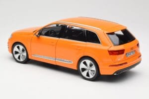 Audi Q7 4M Orange Metallic Minichamps 1:18 110014004 Druckguss — Bild 7 von 8