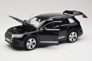 Audi Q7 4M Orca Black Minichamps 1:18 5011407625 Druckguss — Bild 2 von 8