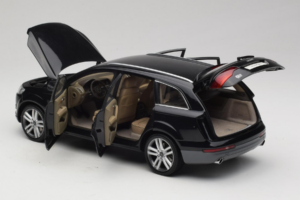 Audi Q7 Schwarz Kyosho 1:18 09221BK Druckguss — Bild 5 von 8