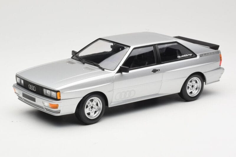 Audi Quattro B2 Silber Minichamps 1:18 155016122 Druckguss