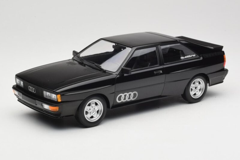 Audi Quattro Schwarz Metallic Minichamps 1:18 155016121 Druckguss
