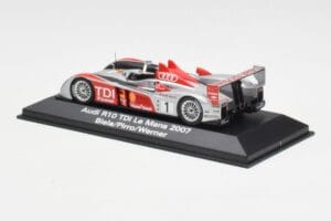 Audi R10 TDI LMP1 #1 F. Biela / E. Pirro / M. Werner 24 Hours of Le Mans 2007 Minichamps 1:43 5020700213 Druckguss — Bild 3 von 4