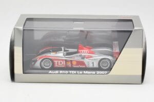 Audi R10 TDI LMP1 #1 F. Biela / E. Pirro / M. Werner 24 Hours of Le Mans 2007 Minichamps 1:43 5020700213 Druckguss — Bild 4 von 4