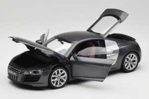 Audi R8 5.2 FSI Quattro Daytona Grey Kyosho 1:18 09216DG Druckguss — Bild 2 von 7